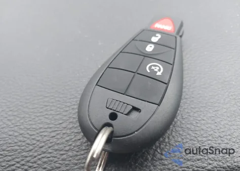 2013 Jeep Grand Cherokee Laredo z USA, uszkodzony, nr VIN 1C4RJEAG4DC569631